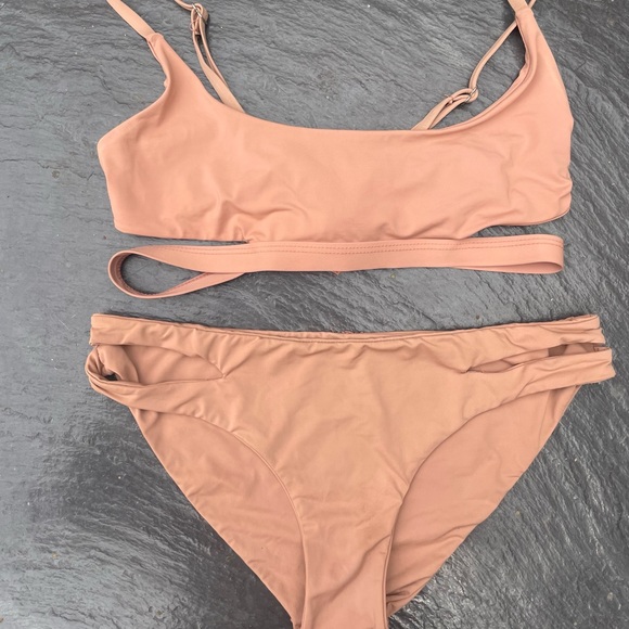 Dippin daisy’s bikini set sz s - Picture 1 of 5